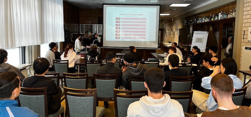 Projekt Mitarbeiterführung der NHO12b